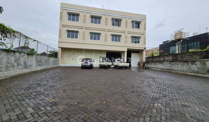 3-storey shophouse on Jalan Teuku Umar Barat Kerobokan  1