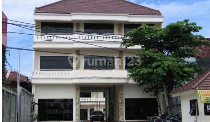 Gedung Kantor Strategis Raya Kuta Bali Gedung Kantor Strategis Raya Kuta Bali