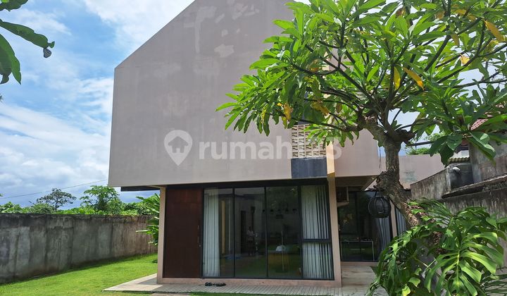 Rumah Semi Villa Pantai Gumicik Gianyar Bali