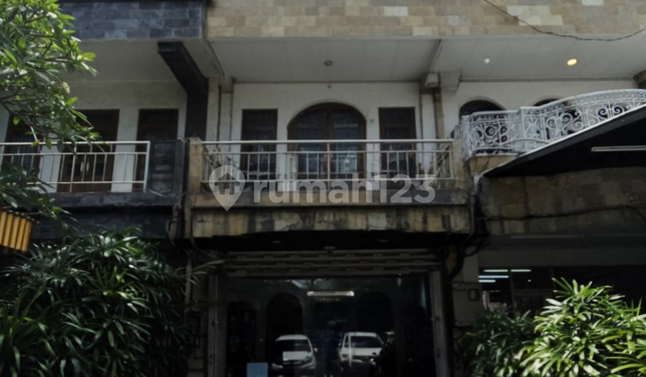 Premium Location 3-Story Shop-House Cok Agung Tresna, Renon, Denpasar, Bali