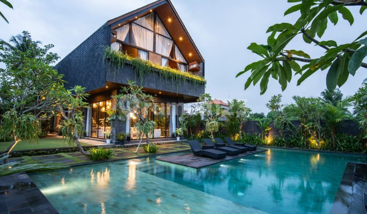 Luxurious Villa with Rice Field View, Fully Furnished in Sukawati, Gianyar Luxurious Villa with Rice Field View, Fully Furnished in Sukawati, Gianyar