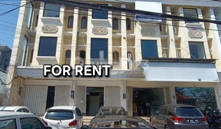 RUKO GANDENG 3 LANTAI SUNSET ROAD SEMINYAK LEGIAN BADUNG, BALI