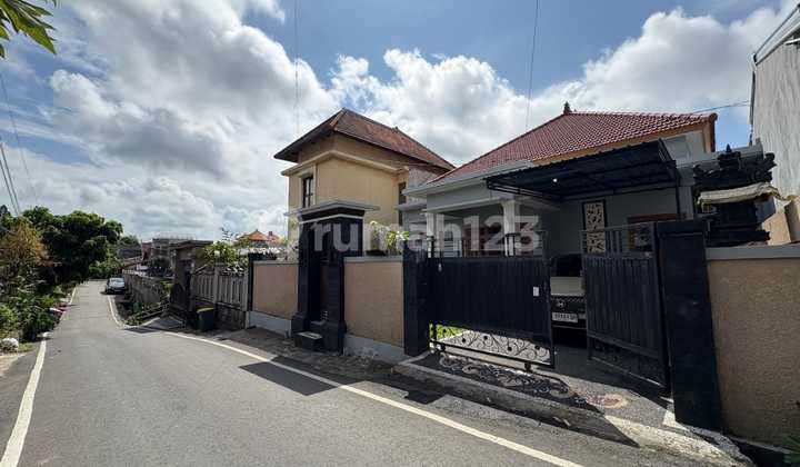 Villa Style House 1