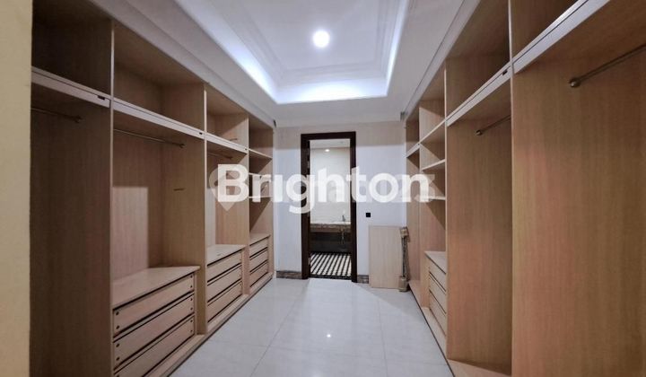 WALKING CLOSET BESARR