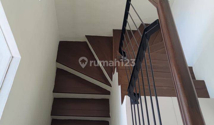 Di Jual Rumah Bagus Furnished 2 Lantai SHM di Royal Tajur Bogor 4