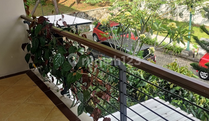 Di Jual Rumah Bagus Furnished 2 Lantai SHM di Royal Tajur Bogor 7