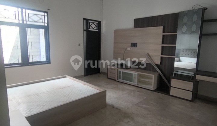 For Sale Rumah Cantik SHM LT 200m² LB 280m² di Pesona Depok , Margonda , Lokasi Strategis  2