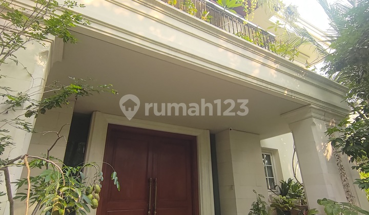 For Rent Beautiful House Exclusive for Diplomats LT 604m² LB 829m² on Wijaya Street, Melawai, Kebayoran Baru, South Jakarta