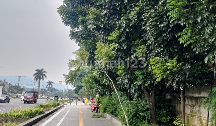 For Rent / Warehouse / Business Space Land Area 3150m² Building Area 2000m² in Alternarif Sentul, Strategic Location