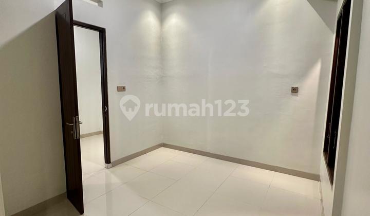 For Sale Rumah Cantik dan Strategis LT 72m² LB 72m² di Green Pitara , Cipayung , Depok 2