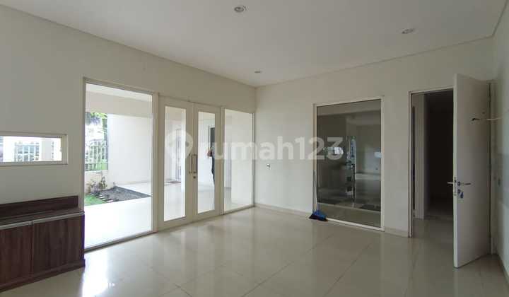 For Sale Rumah Cantik Hoek LT 296m² LB 270m² di Sentul City HillTop , Lokasi Nyaman Aman Sejuk 2