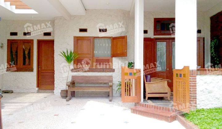 Rumah Modern Minimalis 2 Lantai di Griya Shanta Malang 2