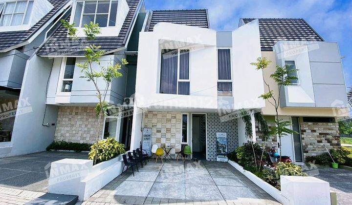 Rumah 2 Lantai Modern Minimalis Pusat Kota Malang  1