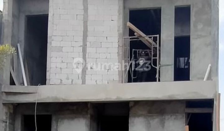 RUMAH GRESS DIAN ISTANA MOCCA VRBANA WIYUNG SURABAYA 