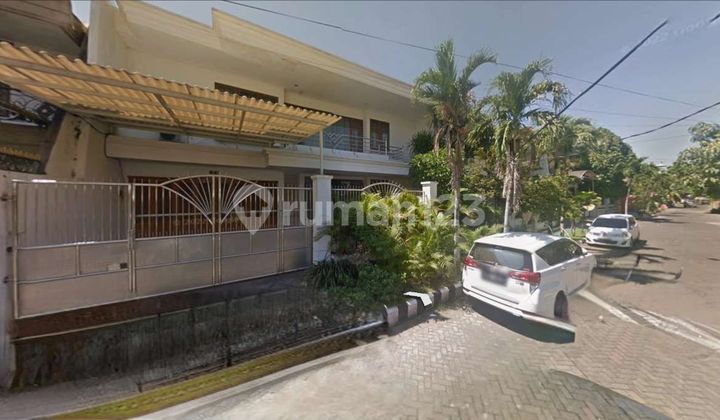 Newly Renovated House at Simpang Darmo Permai 2