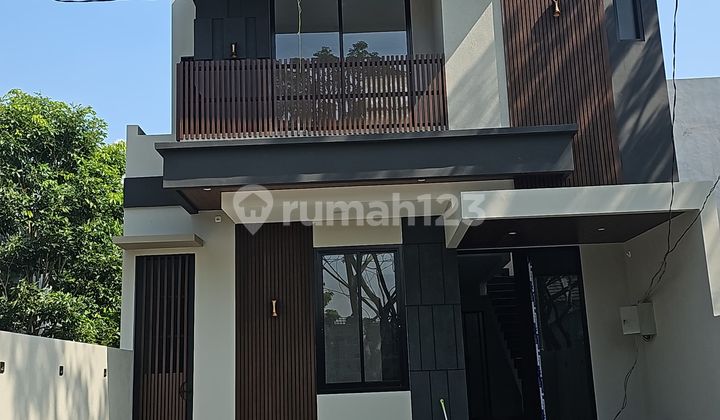 Rumah New Northwest Main Road Citraland Utara Surabaya