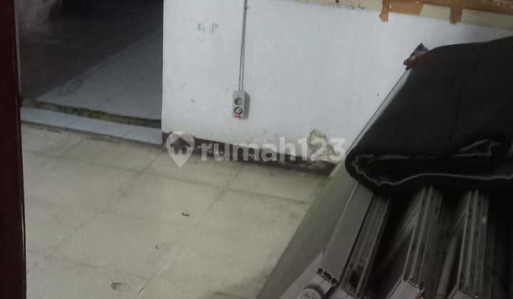 Rumah Lama Area Bisnis Komersial Raya Arief Rahman Hakim Surabaya Timur 2