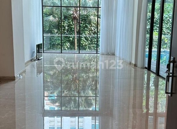 Terbaik Townhouse Pakubuwono House , Semifurnished, Private Lift , Private Pool Terbaik Townhouse Pakubuwono House , Semifurnished, Private Lift , Private Pool