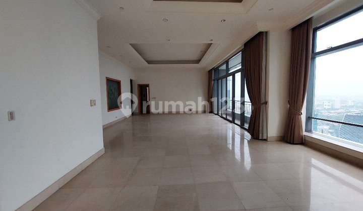 4 BR Airlangga Apartment Unfurnished, available , bisa langsung renovasi tinggal 