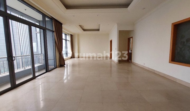 4 BR Airlangga Apartment Unfurnished, available , bisa langsung renovasi tinggal  2