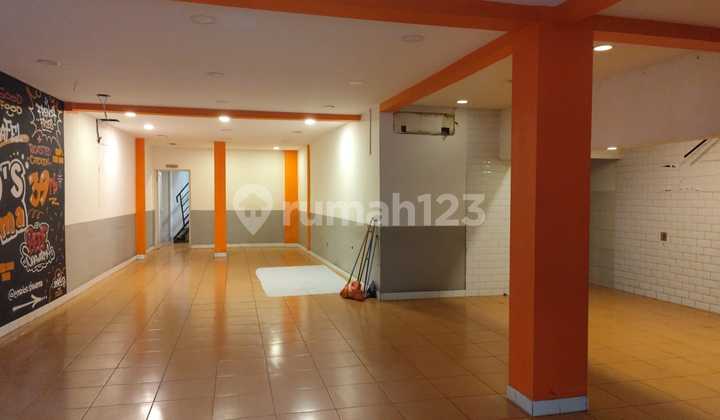 Disewakan Ruko Lebar 8 Meter (nego Keras) Di Jalan Raya Besar