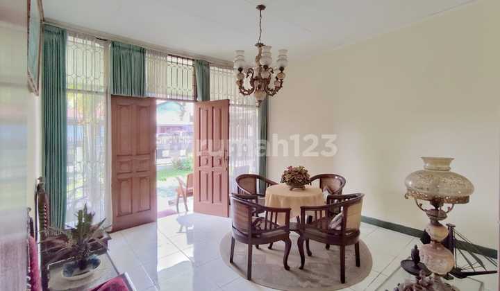 Rumah Tengah Kota Posisi Hoek bebas Macet 13
