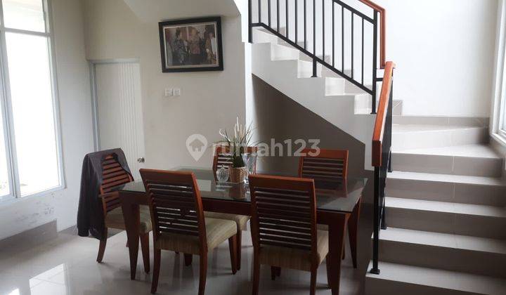 Rumah Modern 2 Lantai Bukit Cimanggu City Furnish 2