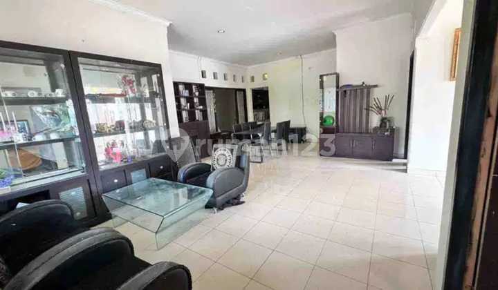 Hook house Mutiara Sentul near Sentul Circuit Toll Road.