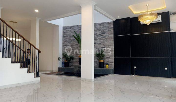 Rumah Baru Classic Modern di Graha Raya Bintaro, Tangerang 4
