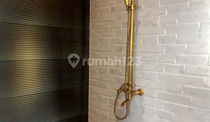 Rumah Baru Classic Modern di Graha Raya Bintaro, Tangerang 8