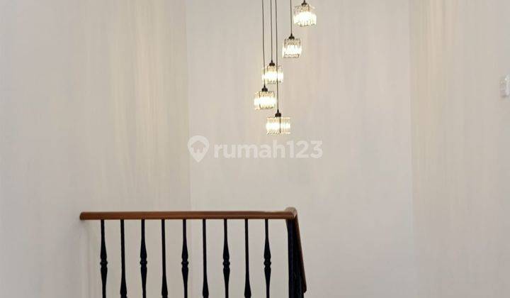 Rumah Baru Classic Modern di Graha Raya Bintaro, Tangerang 10