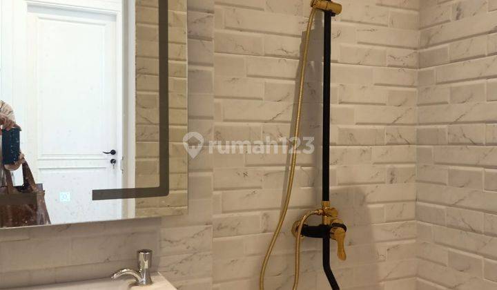 Rumah Baru Classic Modern di Graha Raya Bintaro, Tangerang 19
