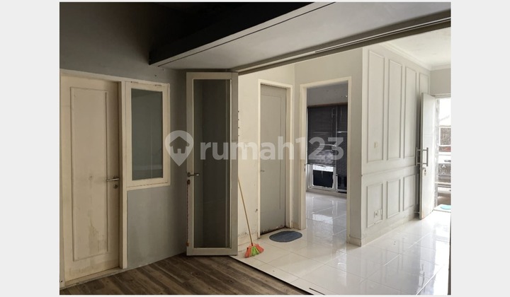 Rumah Modern Siap Huni 2 Lantai di Graha Raya Bintaro 2