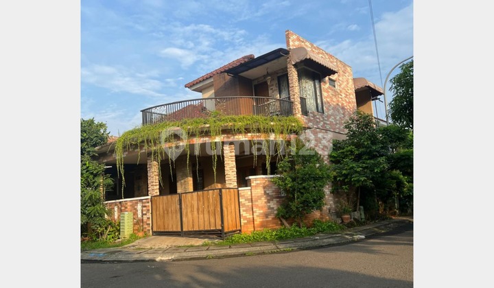 Rumah, 2 Lantai Hook Siap Huni Lokasi Bsd 1