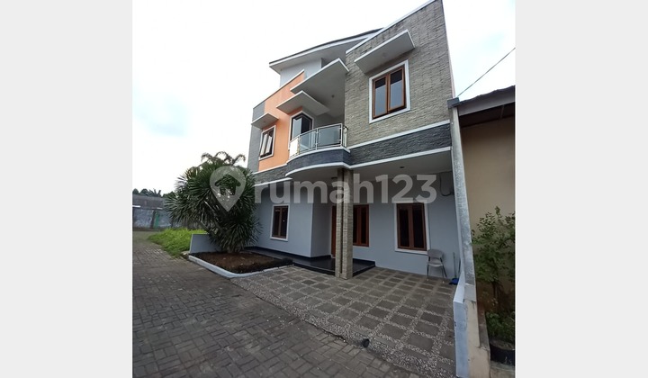 Nice House in a Cluster Near Bintaro, South Tangerang