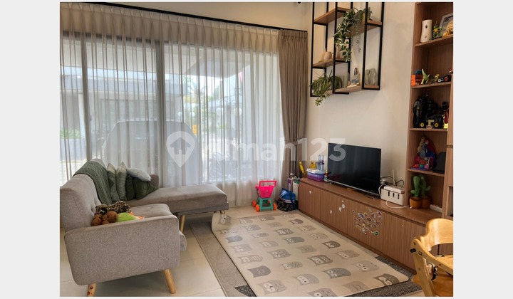 Rumah Hook Semi Furnished di Serpong, Tangerang Selatan 2