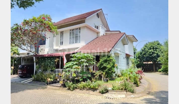 Ready-to-Occupy Furnished House in Emerald Bintaro