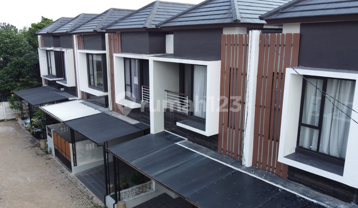 Rumah 2 Lantai Siap Huni Area Strategis Bebas Banjir