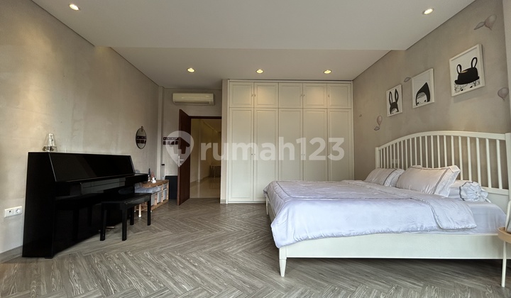 Rumah Pik Full Furnished Hadap Timur 3 Kamar Tidur 2