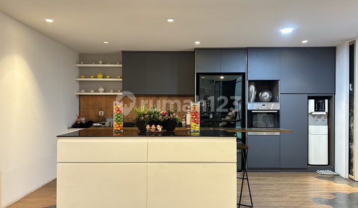 Rumah Mewah Pluit 11X20m 4Lantai Selatan