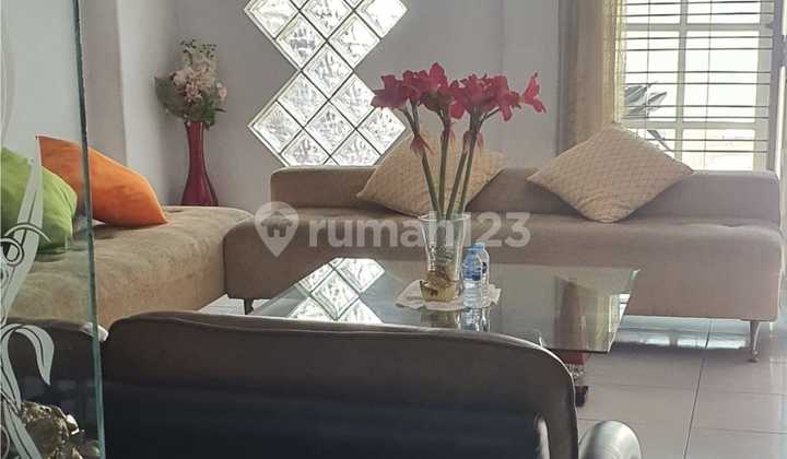 Rumah Langka Favorite Muara Karang