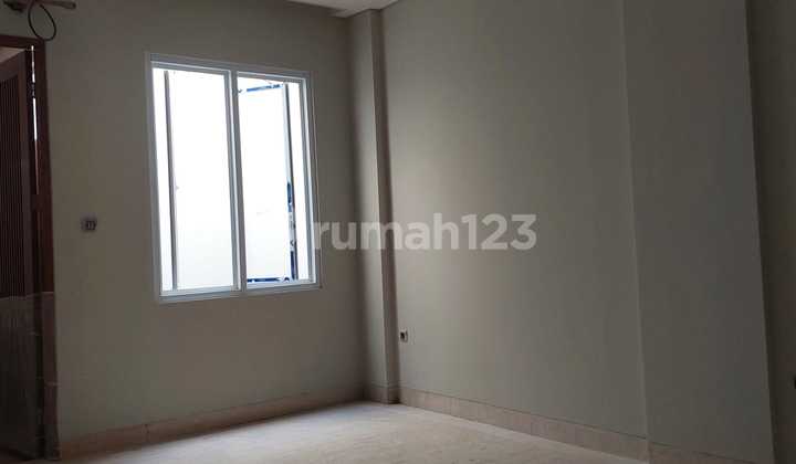 For Sale Nice House in Golf Island. Land Area 10X20 2