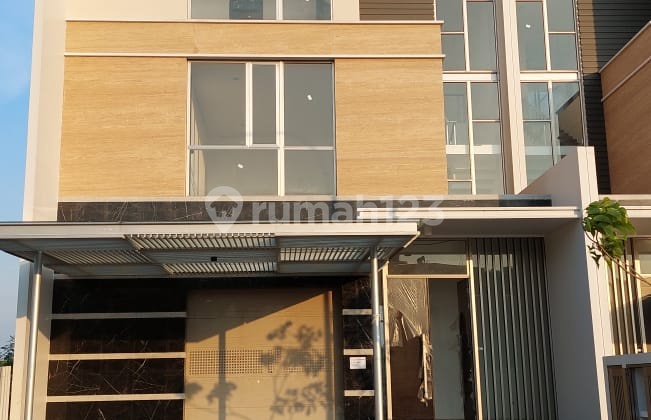 For Sale House in Golf Island PIK, with Swimming Pool