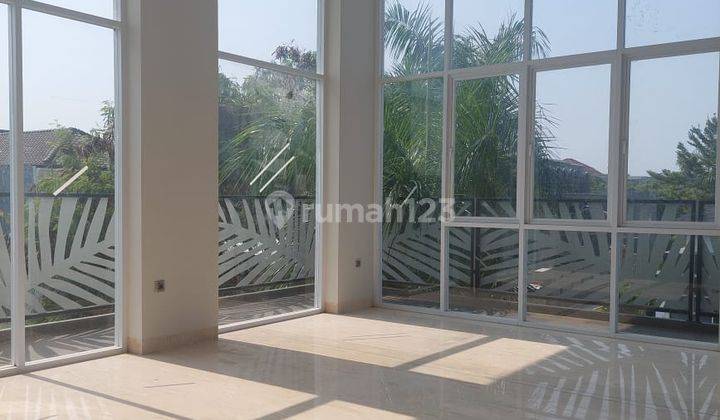 Rumah 3 Lantai Baru di Florence Pantai Indah Kapuk, Jakarta Utara 2