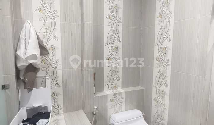 For Sale Ready-to-Occupy House in Premier Mansion Pluit Complex. Flood-Free Strategic Location. 2