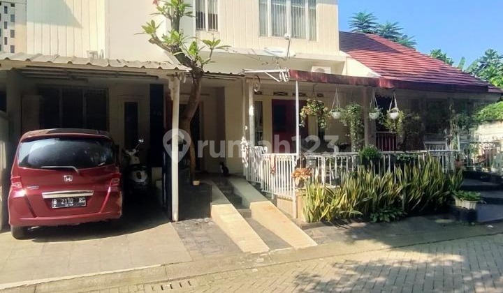2-Story Corner House Strategic Location In Emerald Bintaro Jaya