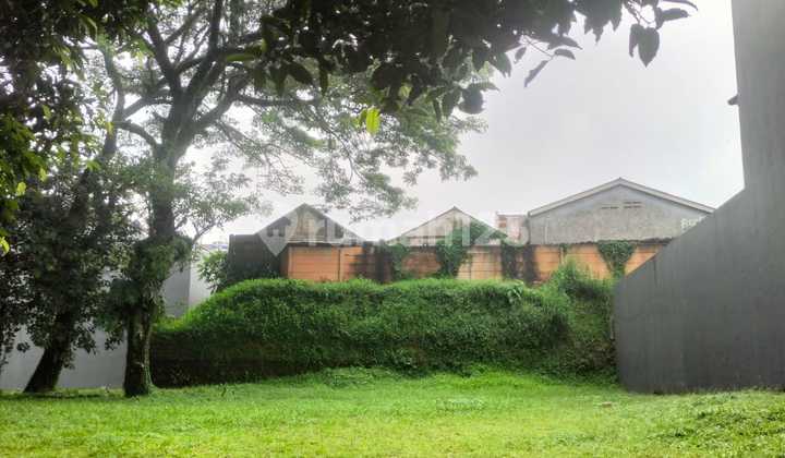 Hook Plot Large Strategically Located Area in Delatinos Bsd