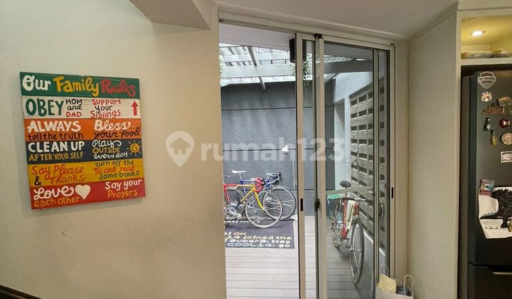 Rumah 3 Lantai Bagus Siap Huni di Discovery Bintaro Tangerang Rumah 3 Lantai Bagus Siap Huni di Discovery Bintaro Tangerang