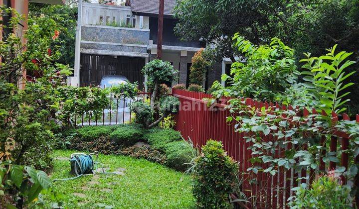 Rumah 2 Lantai  Hadap Selatan Ada Kolam Renang Di Bintaro  1