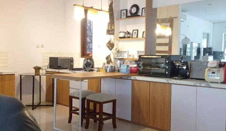 Rumah Hook Kondisi Bagus 3 Lantai di Sevilla BSD 1